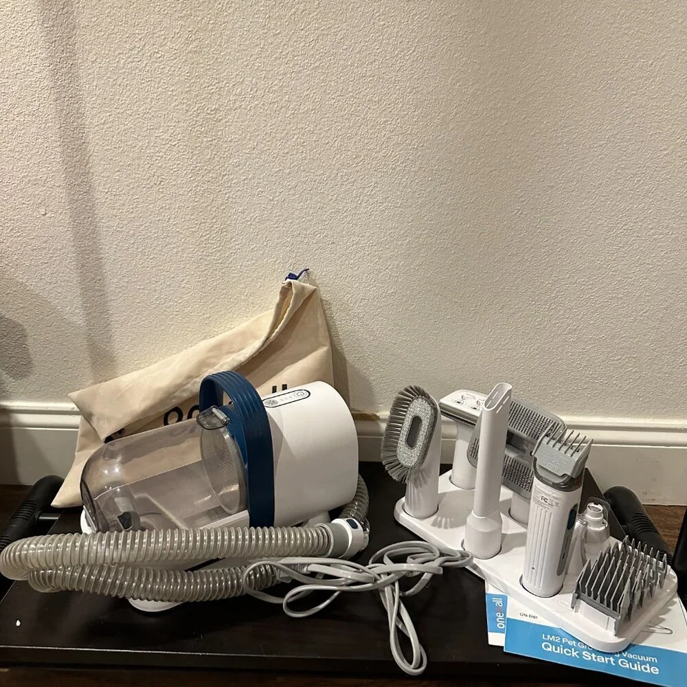 ONEISALL Dog Grooming Kit & Pet Hair Vacuum 7 in 1 Professional Vacuum